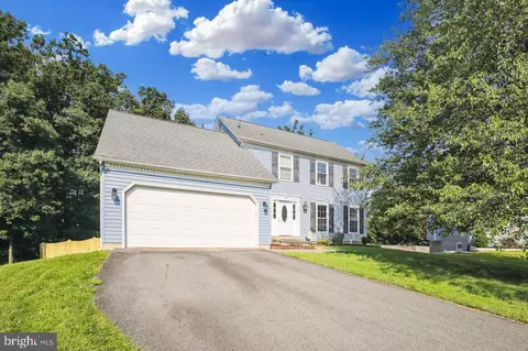 1497 Oak Trail Ct, Herndon, VA 20170