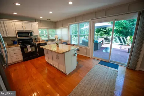 7910 Mulberry Bottom Ct, Springfield, VA 22153 photo 5