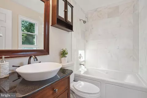 7427 Flora St, Springfield, VA 22150 photo 11