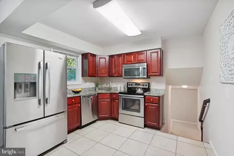 7427 Flora St, Springfield, VA 22150 photo 8