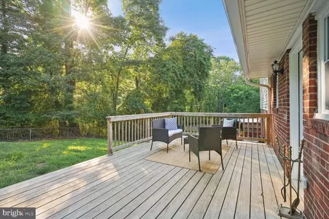 7427 Flora St, Springfield, VA 22150 photo 9