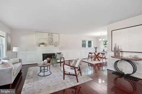 7427 Flora St, Springfield, VA 22150 photo 2