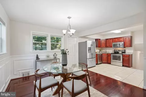 7427 Flora St, Springfield, VA 22150 photo 6
