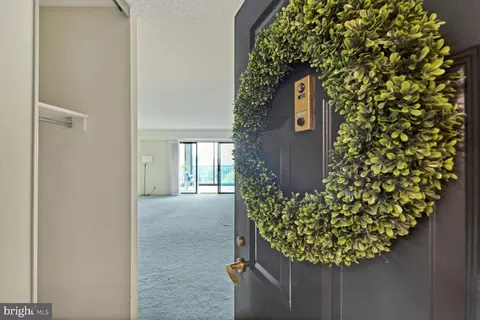 5902 Mount Eagle Dr #1001, Alexandria, VA 22303