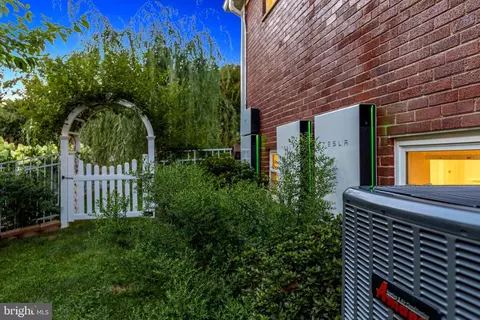 6903 Gilbert St, Springfield, VA 22150 photo 54