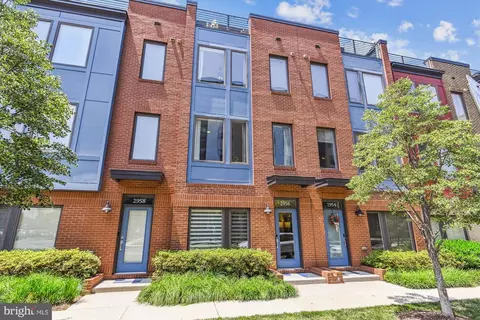 2956 Penny Ln, Fairfax, VA 22031