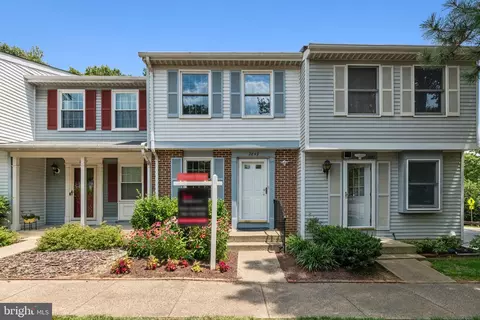 2849 New Providence Ct, Falls Church, VA 22042