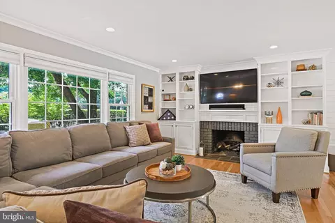 8106 Falstaff Rd, Mclean, VA 22102 photo 4
