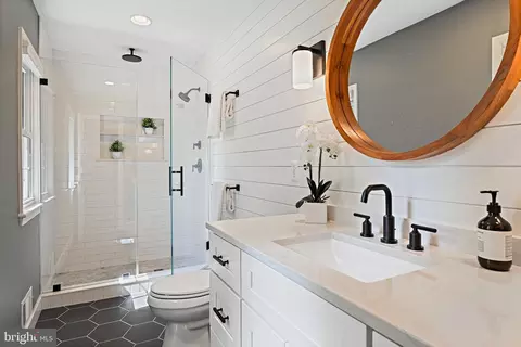 8106 Falstaff Rd, Mclean, VA 22102 photo 16
