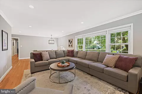 8106 Falstaff Rd, Mclean, VA 22102 photo 6