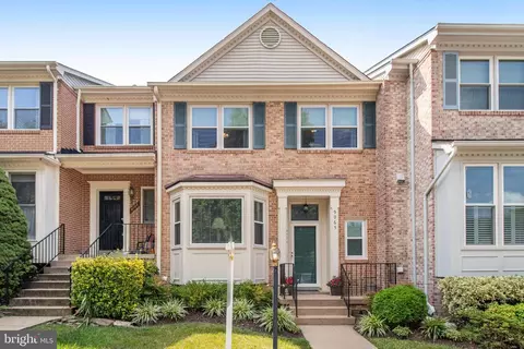 9065 Golden Sunset Ln, Springfield, VA 22153