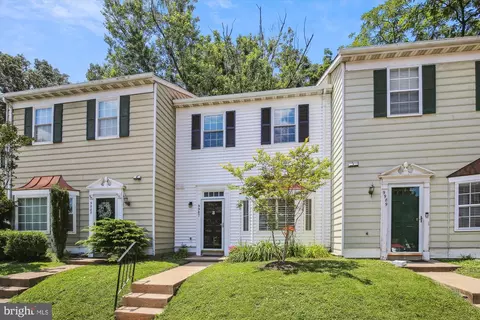 9987 Capperton Dr, Oakton, VA 22124