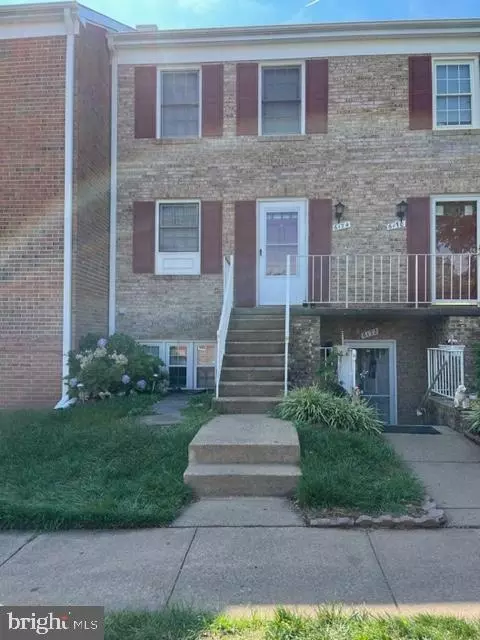 6174 Strasburg Dr, Centreville, VA 20121