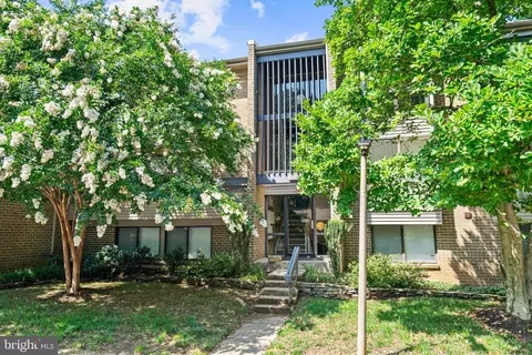 11618 Ivystone Ct #200, Reston, VA 20191