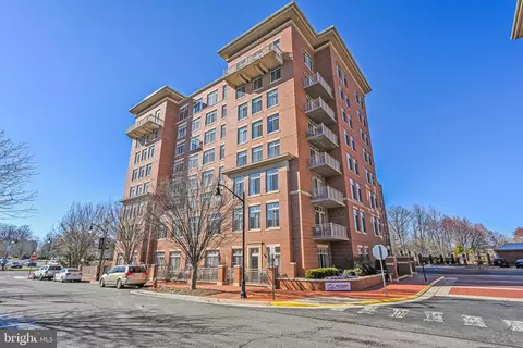 4490 Market Commons Dr #102, Fairfax, VA 22033
