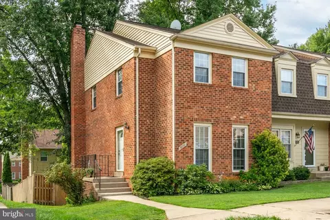 9771 High Water Ct, Burke, VA 22015