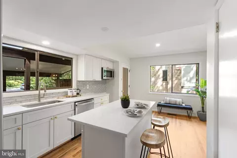 2103 Lirio Ct, Reston, VA 20191 photo 6