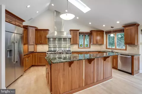 6434 Melia St, Springfield, VA 22150 photo 10