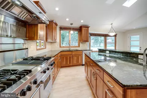6434 Melia St, Springfield, VA 22150 photo 17