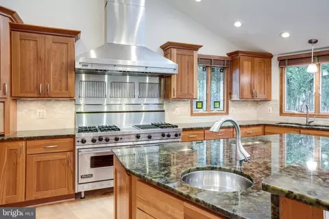 6434 Melia St, Springfield, VA 22150 photo 13