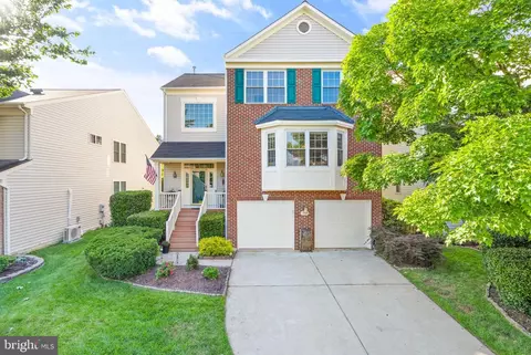 5404 Green Glen Ln, Alexandria, VA 22315