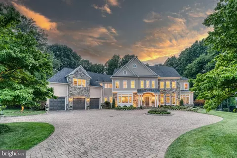 712 Seneca Rd, Great Falls, VA 22066