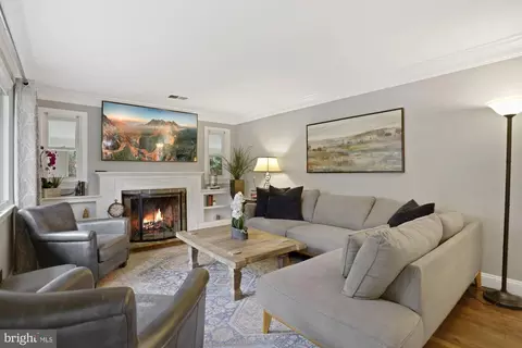 6501 Melia St, Springfield, VA 22150 photo 2