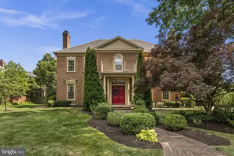 9333 Mount Vernon Cir, Alexandria, VA 22309