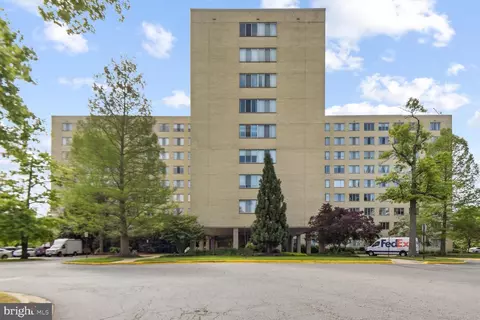 6641 Wakefield Dr #716, Alexandria, VA 22307