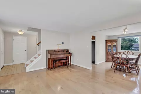 3032 Burchlawn St, Herndon, VA 20171 photo 9