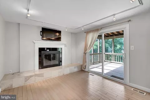 3032 Burchlawn St, Herndon, VA 20171 photo 4
