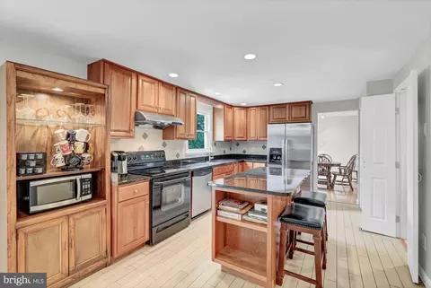 3032 Burchlawn St, Herndon, VA 20171 photo 3