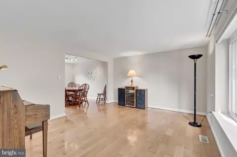 3032 Burchlawn St, Herndon, VA 20171 photo 8