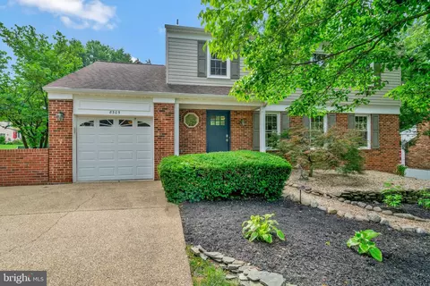 8305 Fitt Ct, Lorton, VA 22079