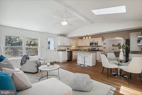 2805 Marshall St, Falls Church, VA 22042