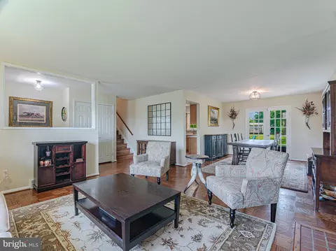 5205 Dalton Rd, Springfield, VA 22151 photo 3