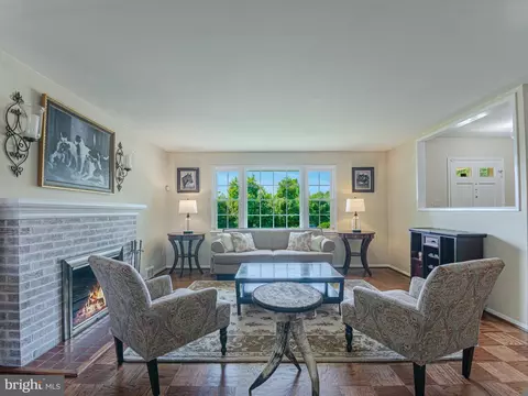 5205 Dalton Rd, Springfield, VA 22151 photo 2