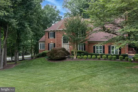 7609 S Valley Dr, Fairfax Station, VA 22039