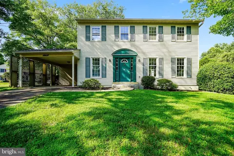 4344 Farm House Ln, Fairfax, VA 22032