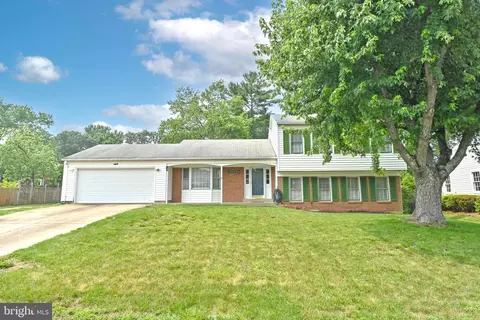 7920 Edinburgh Dr, Springfield, VA 22153 photo 3