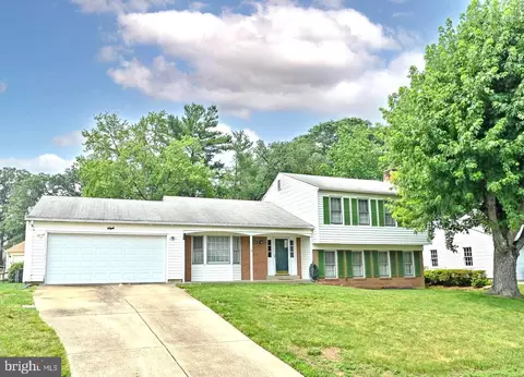 7920 Edinburgh Dr, Springfield, VA 22153
