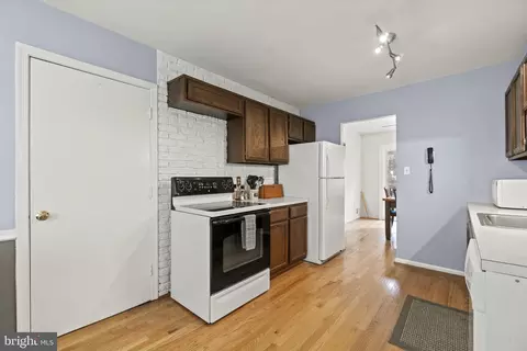 7920 Edinburgh Dr, Springfield, VA 22153 photo 8