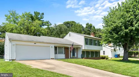 7920 Edinburgh Dr, Springfield, VA 22153 photo 2