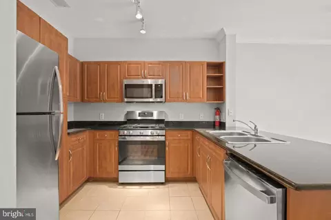 12900 Centre Park Cir #202, Herndon, VA 20171