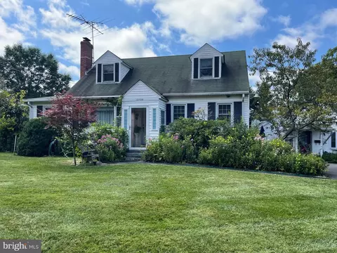 12729 Lee Jackson Memorial Hwy, Fairfax, VA 22033