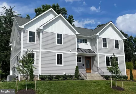 7405 Storm Ct, Falls Church, VA 22043