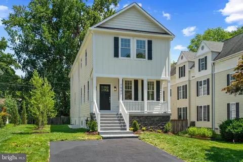 7943 Bolling Dr, Alexandria, VA 22308