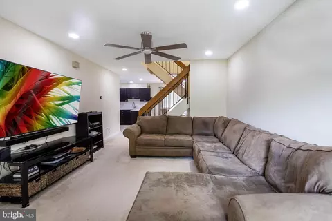 2114 Cartwright Pl, Reston, VA 20191 photo 11