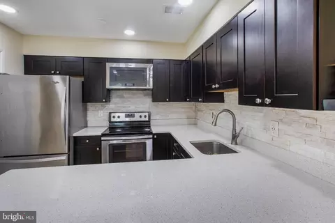 2114 Cartwright Pl, Reston, VA 20191 photo 20