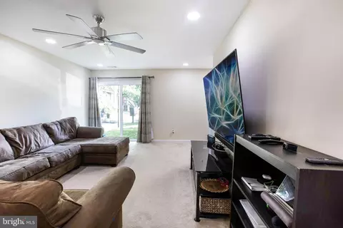 2114 Cartwright Pl, Reston, VA 20191 photo 15